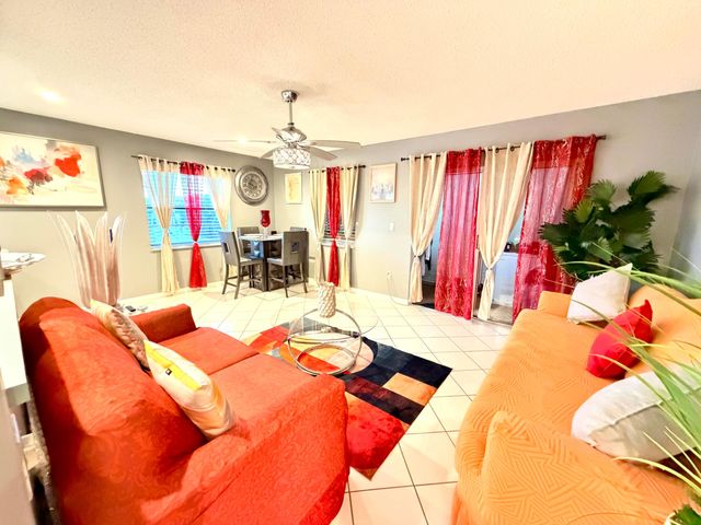 5180 E Sabal Palm Boulevard 228, Tamarac, FL 33319