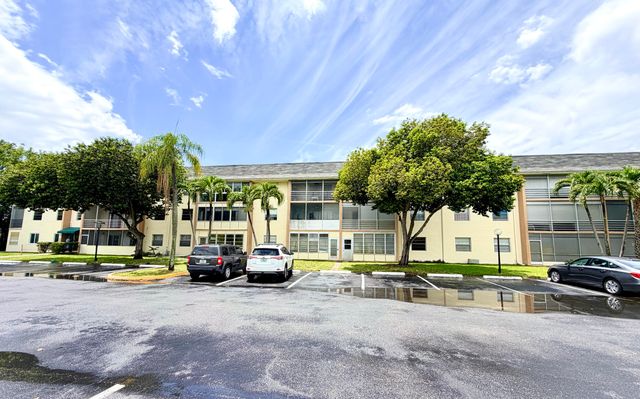 5180 E Sabal Palm Boulevard 228, Tamarac, FL 33319