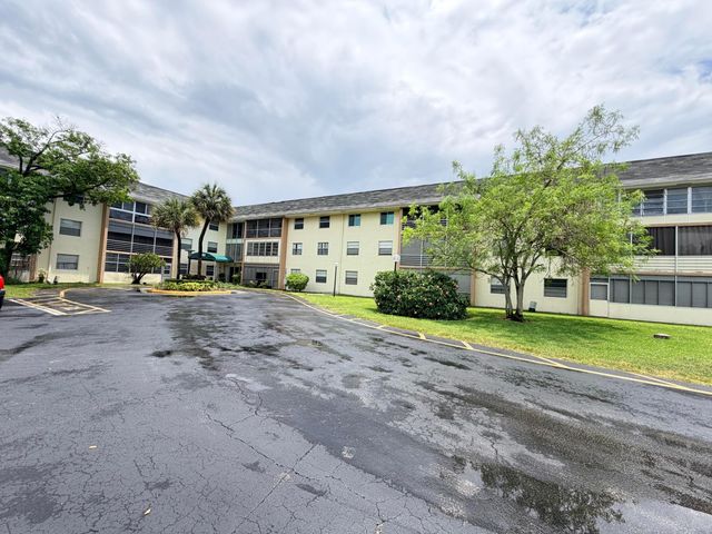 5180 E Sabal Palm Boulevard 228, Tamarac, FL 33319