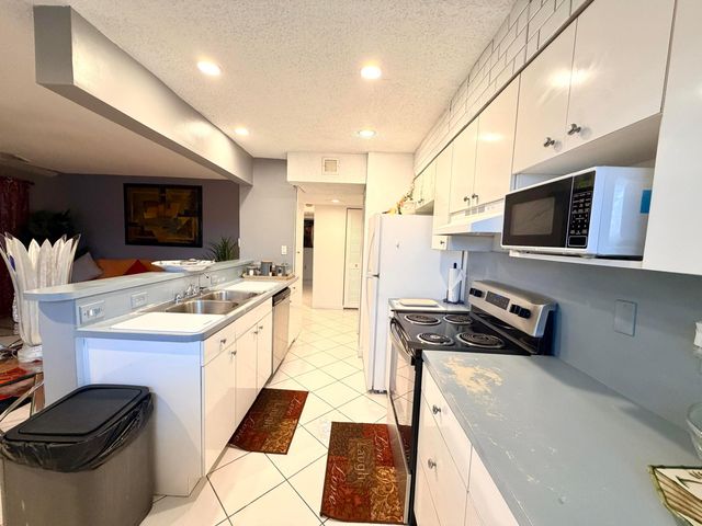 5180 E Sabal Palm Boulevard 228, Tamarac, FL 33319