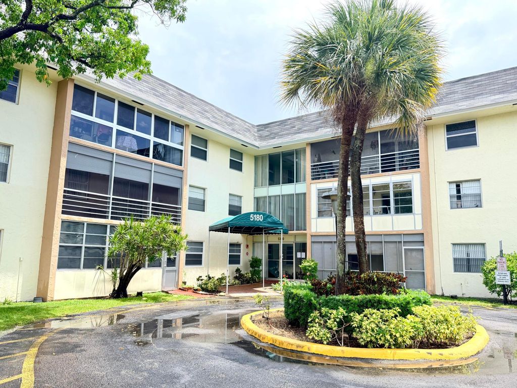 5180 E Sabal Palm Boulevard 228, Tamarac, FL 33319