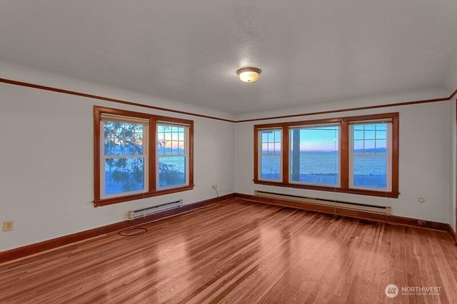 2452 Alki Avenue SW, Seattle, WA 98116
