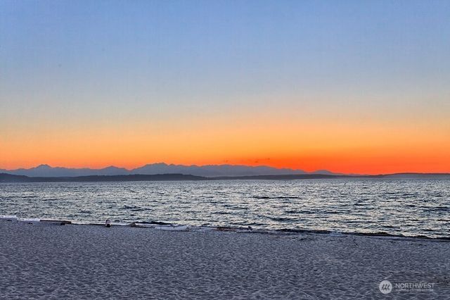 2452 Alki Avenue SW, Seattle, WA 98116