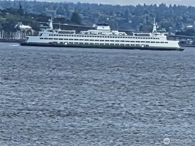 2452 Alki Avenue SW, Seattle, WA 98116