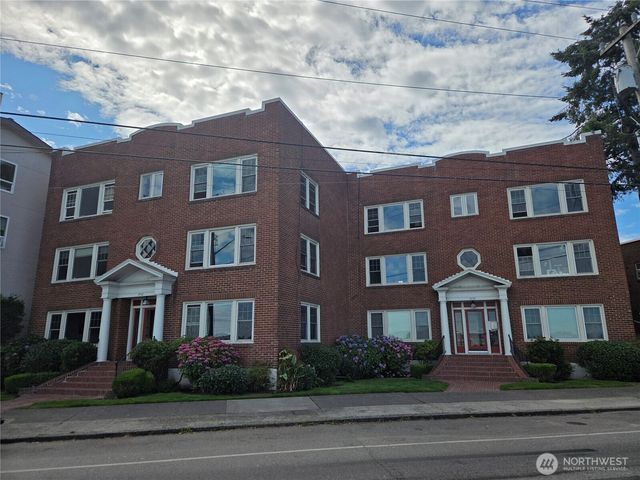 2452 Alki Avenue SW, Seattle, WA 98116