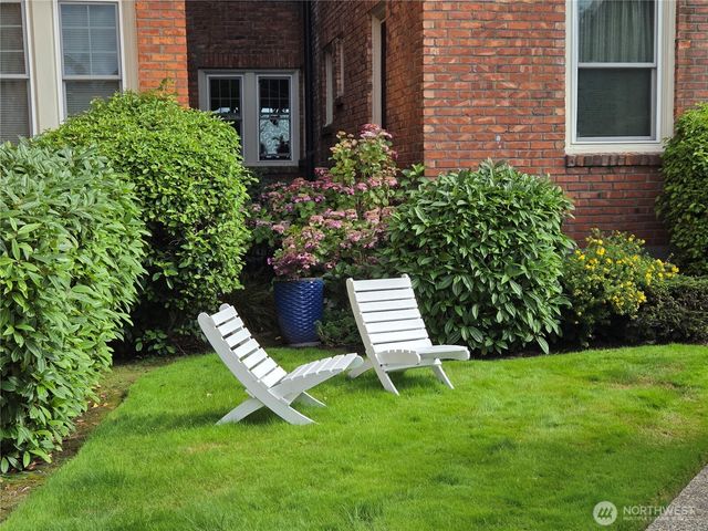 2452 Alki Avenue SW, Seattle, WA 98116