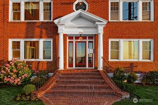 2452 Alki Avenue SW, Seattle, WA 98116