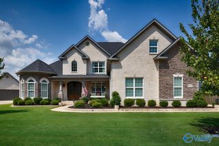 8006 Farm Meadow Drive SE, Owens Cross Roads, AL 35763