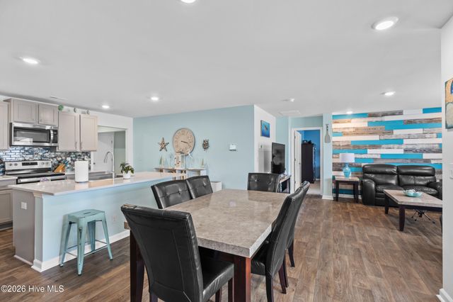200 Sunshine Drive, Holly Ridge, NC 28445