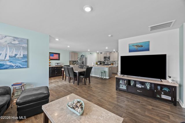 200 Sunshine Drive, Holly Ridge, NC 28445