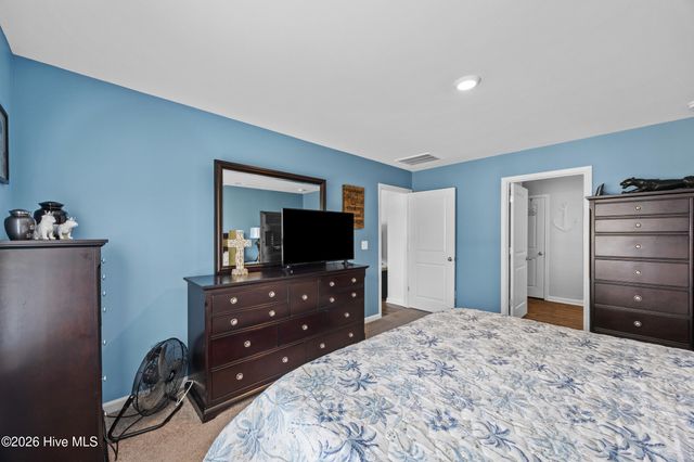 200 Sunshine Drive, Holly Ridge, NC 28445