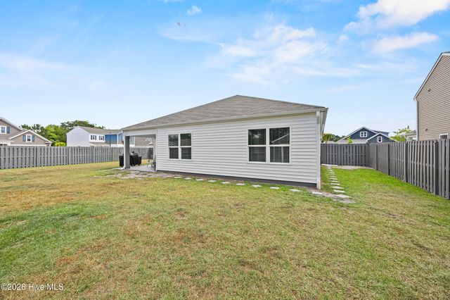 200 Sunshine Drive, Holly Ridge, NC 28445