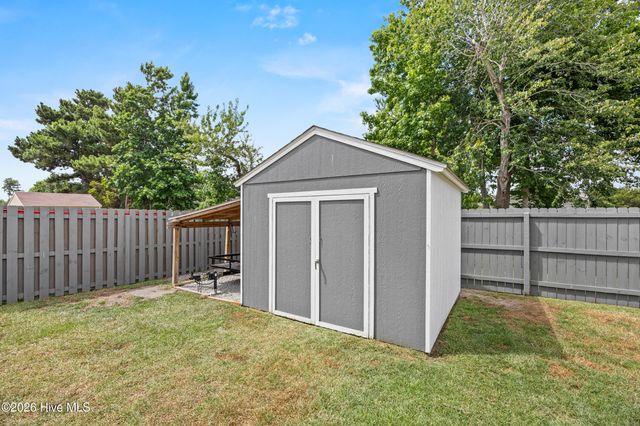200 Sunshine Drive, Holly Ridge, NC 28445