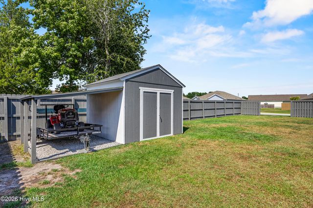 200 Sunshine Drive, Holly Ridge, NC 28445