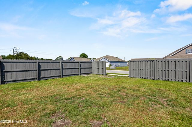 200 Sunshine Drive, Holly Ridge, NC 28445