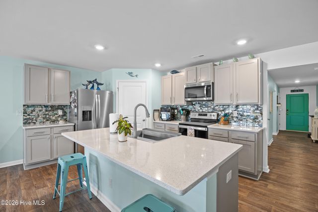 200 Sunshine Drive, Holly Ridge, NC 28445