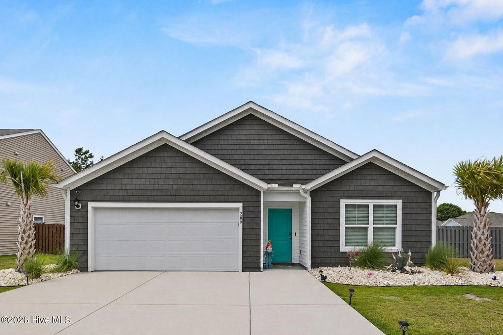 200 Sunshine Drive, Holly Ridge, NC 28445