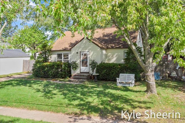 4104 Jefferson Avenue, Wyoming, MI 49548