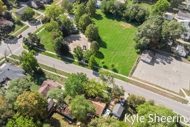 4104 Jefferson Avenue, Wyoming, MI 49548