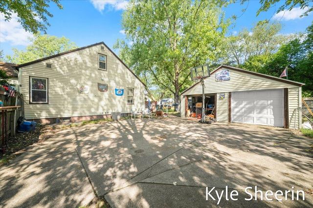 4104 Jefferson Avenue, Wyoming, MI 49548