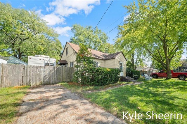 4104 Jefferson Avenue, Wyoming, MI 49548