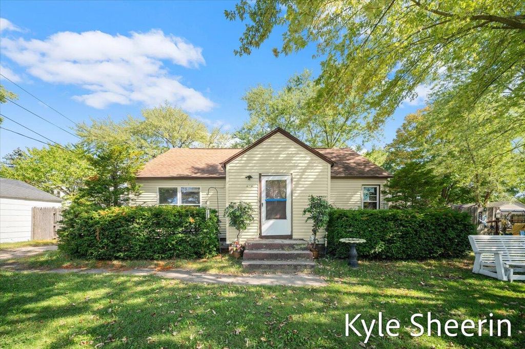 4104 Jefferson Avenue, Wyoming, MI 49548