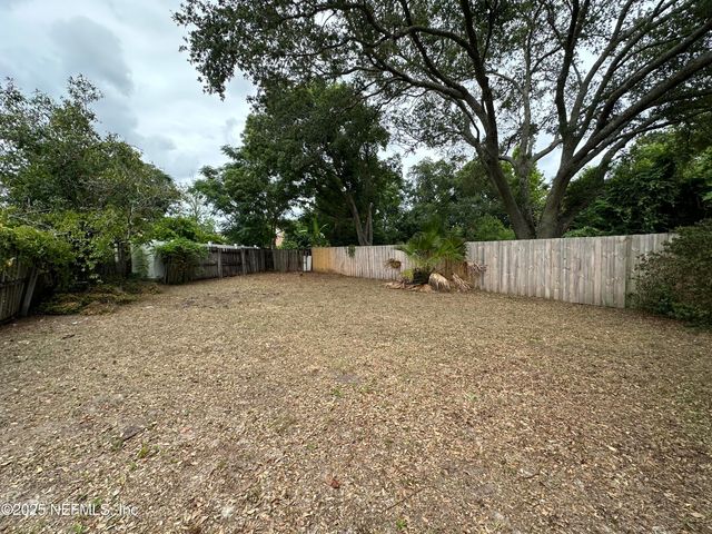 8828 TOWNSQUARE Drive S, Jacksonville, FL 32216