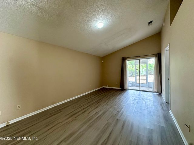 8828 TOWNSQUARE Drive S, Jacksonville, FL 32216