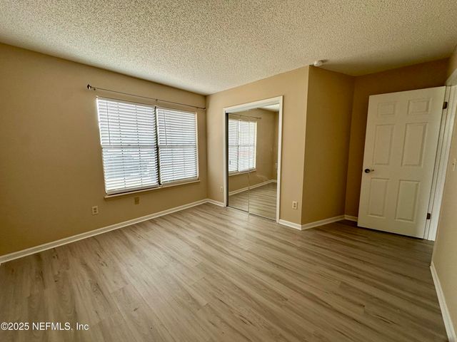 8828 TOWNSQUARE Drive S, Jacksonville, FL 32216