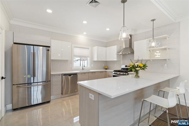 80 Homestead Avenue A, Palisades Park, NJ 07650