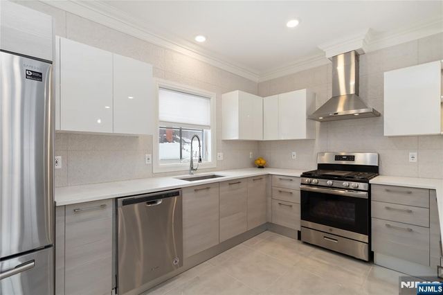 80 Homestead Avenue A, Palisades Park, NJ 07650