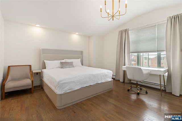 80 Homestead Avenue A, Palisades Park, NJ 07650