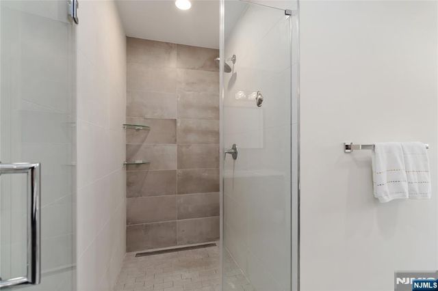 80 Homestead Avenue A, Palisades Park, NJ 07650