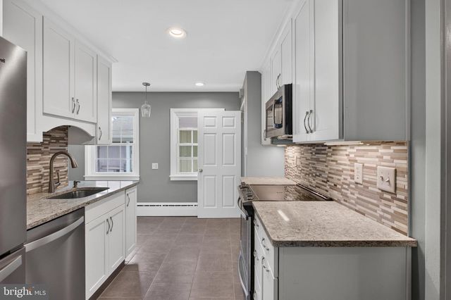 1306 VANCERIGHT CIR, Winchester, VA 22601