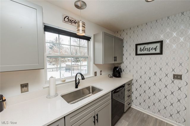 160 Stonepointe Drive, Berea, OH 44017