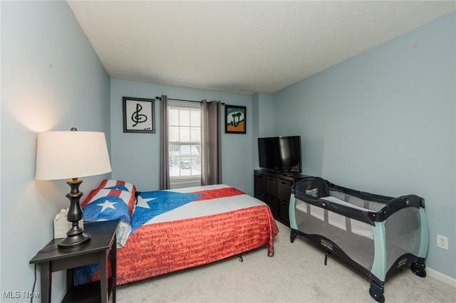 160 Stonepointe Drive, Berea, OH 44017