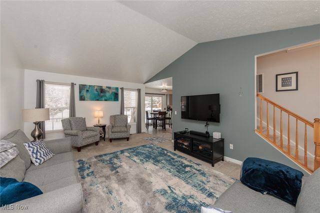 160 Stonepointe Drive, Berea, OH 44017