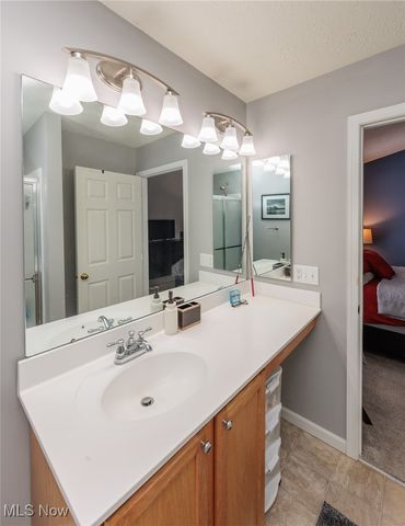 160 Stonepointe Drive, Berea, OH 44017