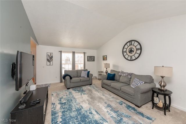 160 Stonepointe Drive, Berea, OH 44017