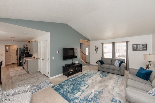 160 Stonepointe Drive, Berea, OH 44017