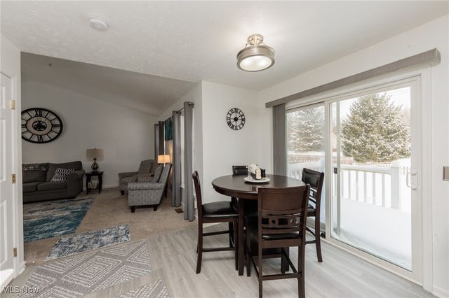 160 Stonepointe Drive, Berea, OH 44017