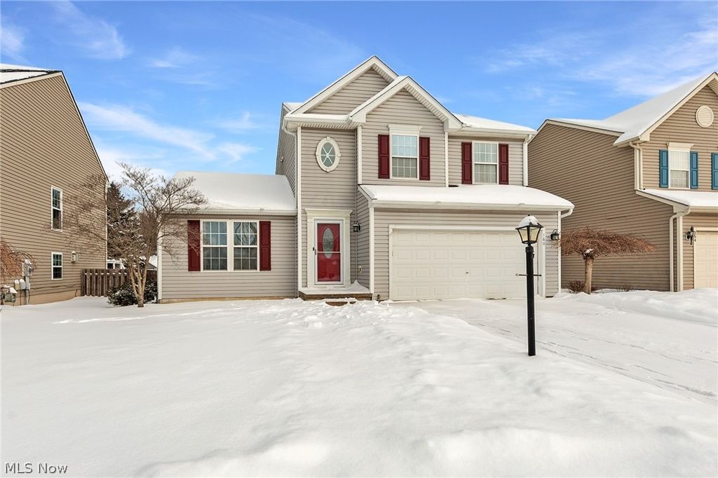 160 Stonepointe Drive, Berea, OH 44017