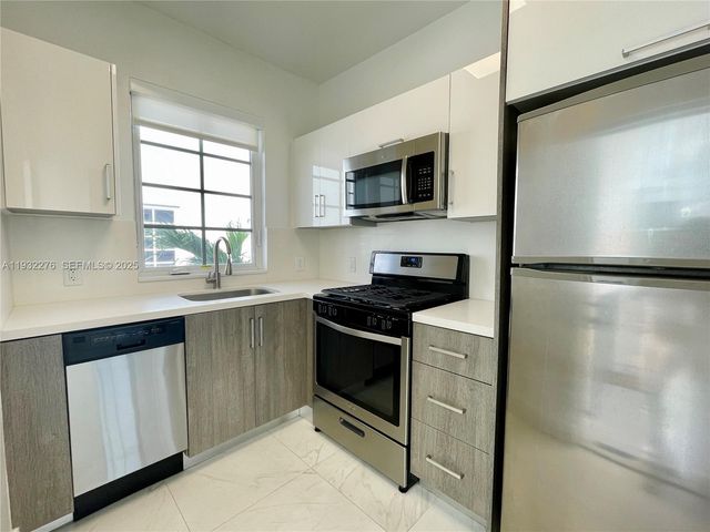 831 16th St 18, Miami Beach, FL 33139