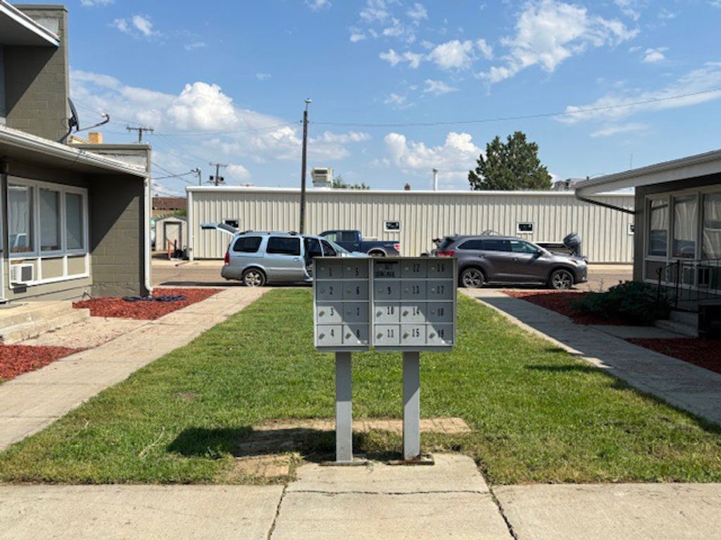 232 7th Street S, Glasgow, MT 59230 photo 3