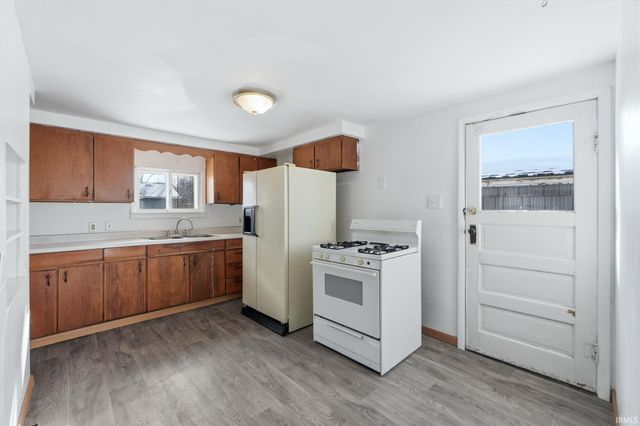 1537 W Till Road, Fort Wayne, IN 46825