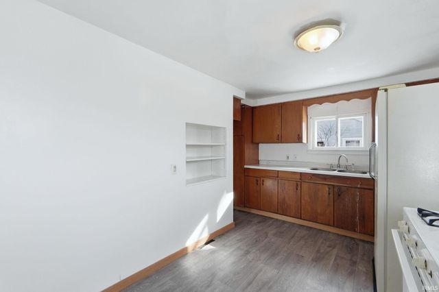 1537 W Till Road, Fort Wayne, IN 46825