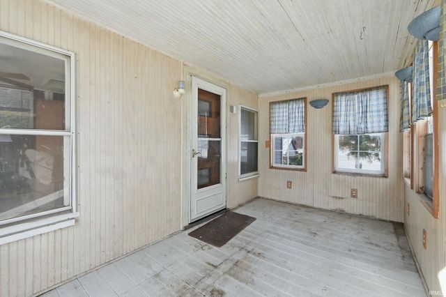 1537 W Till Road, Fort Wayne, IN 46825