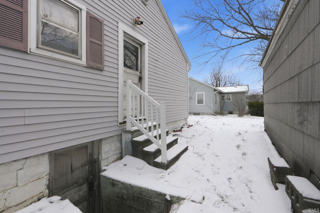 1537 W Till Road, Fort Wayne, IN 46825