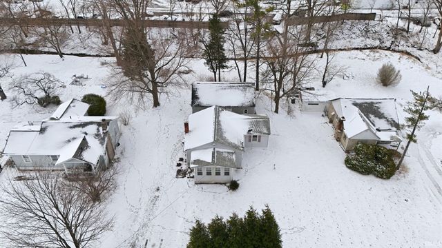 1537 W Till Road, Fort Wayne, IN 46825