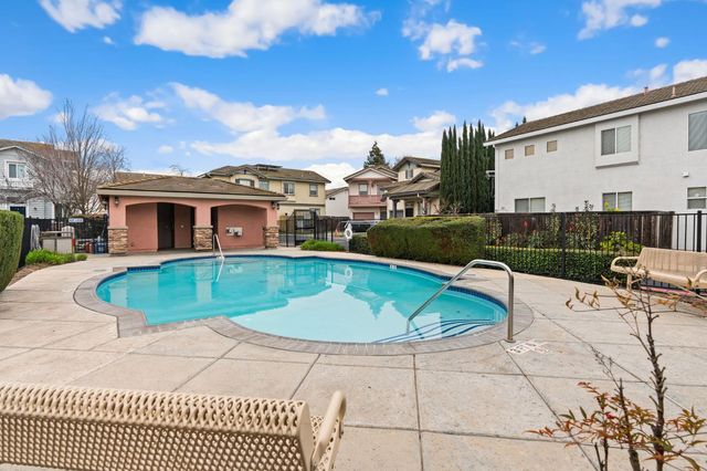 3235 Marrissey Ln, Sacramento, CA 95834